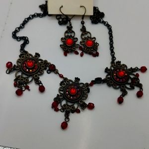 Necklace and earring set